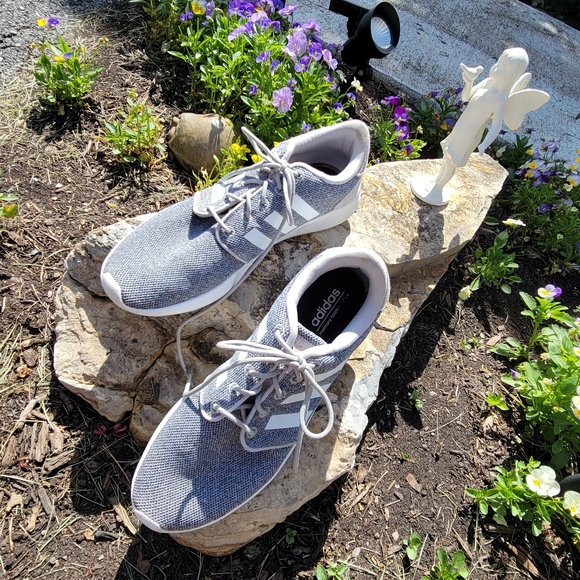 ADIDAS ♡ NWOT Gray 'n White Stripe Canvas Memory Foam Lace Up Sneakers - Picture 3 of 13